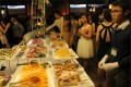 Phong Cách tiệc có nhiều người nước ngoài